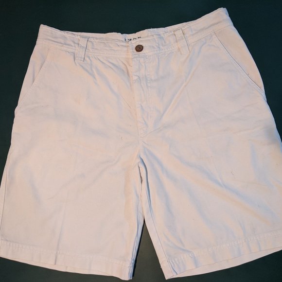 IZOD White Chino Shorts Size 34 Mens - Picture 1 of 3